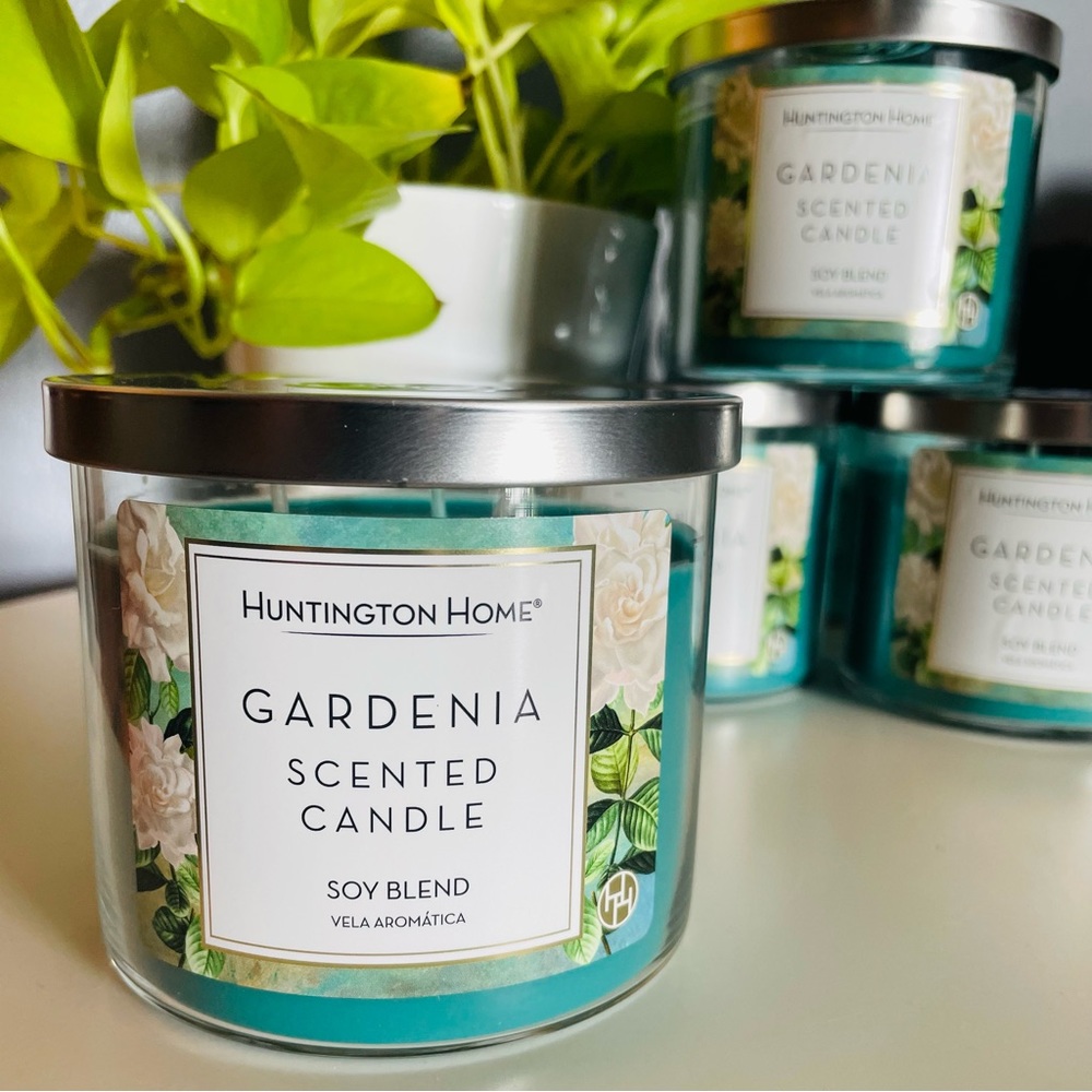 Huntington Home Gardenia Soy Blend 3-Wick Candle NEW 14 oz ALDI